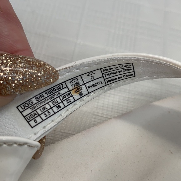 UGG LaaLaa Flat Sandal in white - Picture 6 of 8